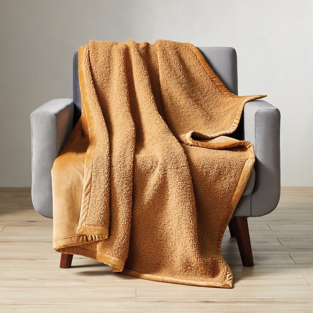 Better Homes & Gardens Faux Fur Sherpa Throw Blanket Carmel Teddy 50x60-NWT